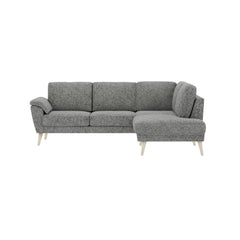 Ilona -kulmadivaanisohva harmaalla Otaru 213 -kankaalla ja 18 cm korkeilla luonnonvärisillä pyöreäkartio-jaloilla. Kuvan sohvassa on 17 cm leveä KNT-käsinoja.
