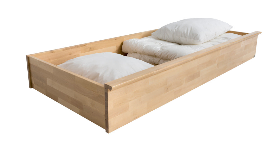 Kanerva-puusohvan alle sopivassa Kanerva-vuodevaatelaatikkossa voi säilyttää esimerkiksi vuodevaatteet.