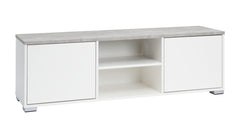 Kuvassa on 144 cm leveä valkoinen Kivi-sarjan tv-taso harmaalla betonijäljitelmän sävyisellä kannella ja hopeanvärisillä muovijaloilla.