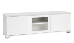 Kuvassa on 144 cm leveä valkoinen Kivi-sarjan tv-taso, jonka kannen väri on valkosaarni ja muovijalat ovat hopeanväriset.