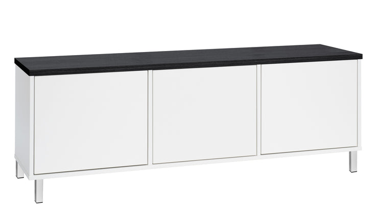 Kuvassa on 144 cm leveä valkoinen Kivi-sarjan tv-taso mustalla kannella ja valkoisilla metallijaloilla.