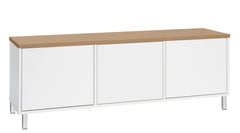 Kuvassa on 144 cm leveä valkoinen Kivi-sarjan tv-taso tammenvärisellä kannella ja valkoisilla metallijaloilla.