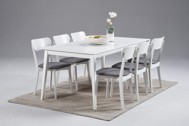 Valkoinen Laine-ruokapöytä 170 x 90 cm ja kuusi tuolia harmaalla istuinverhoilulla.