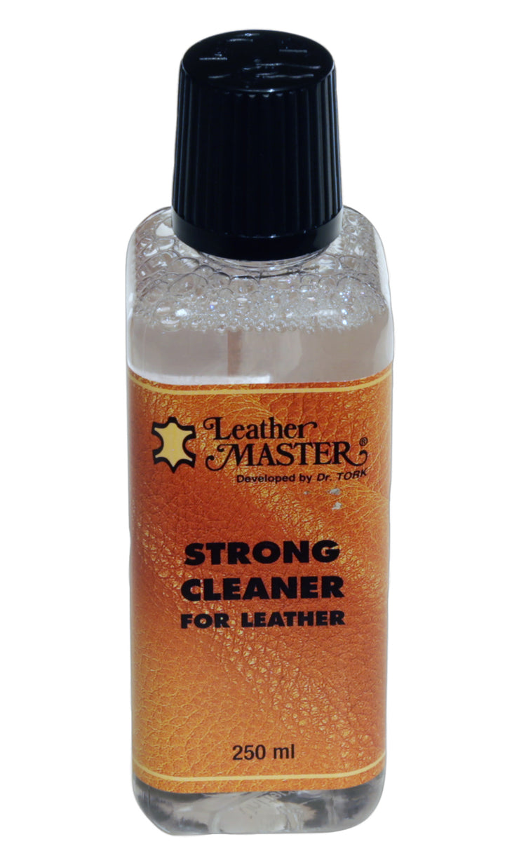 Leather Master Strong Cleaner on puhdistusaine, joka poistaa nahasta lian ja suurimman osan vesipohjaisista tahroista.