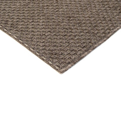 Kuvassa Louhi-maton kulma, jonka väri on harmaanruskea.