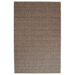 Kuvassa Louhi-maton väri on harmaanruskea.