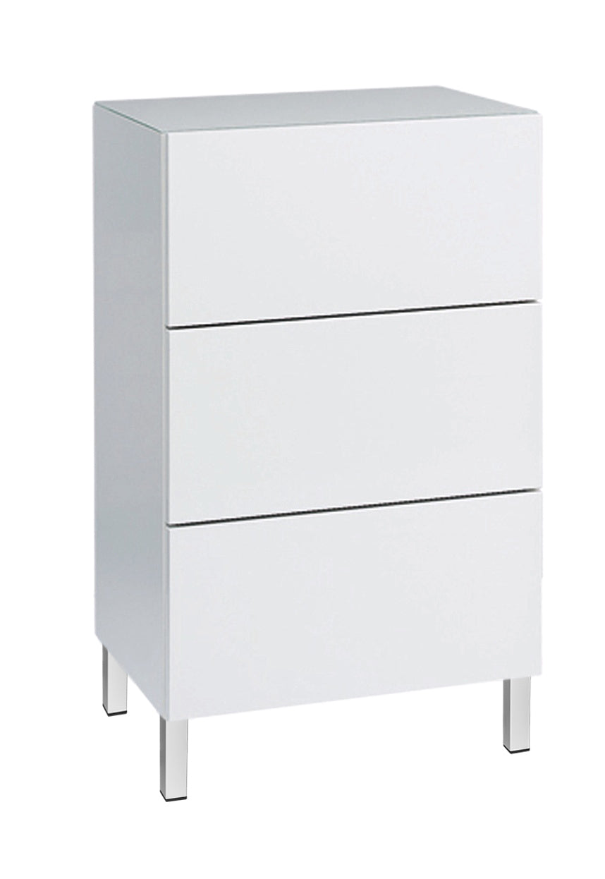 Kuvassa on 46 cm leveä korkeakiiltovalkoinen Lumo-lipasto valkoisilla metallijaloilla. Sarjan tuotteissa on valkoinen lasikansi.