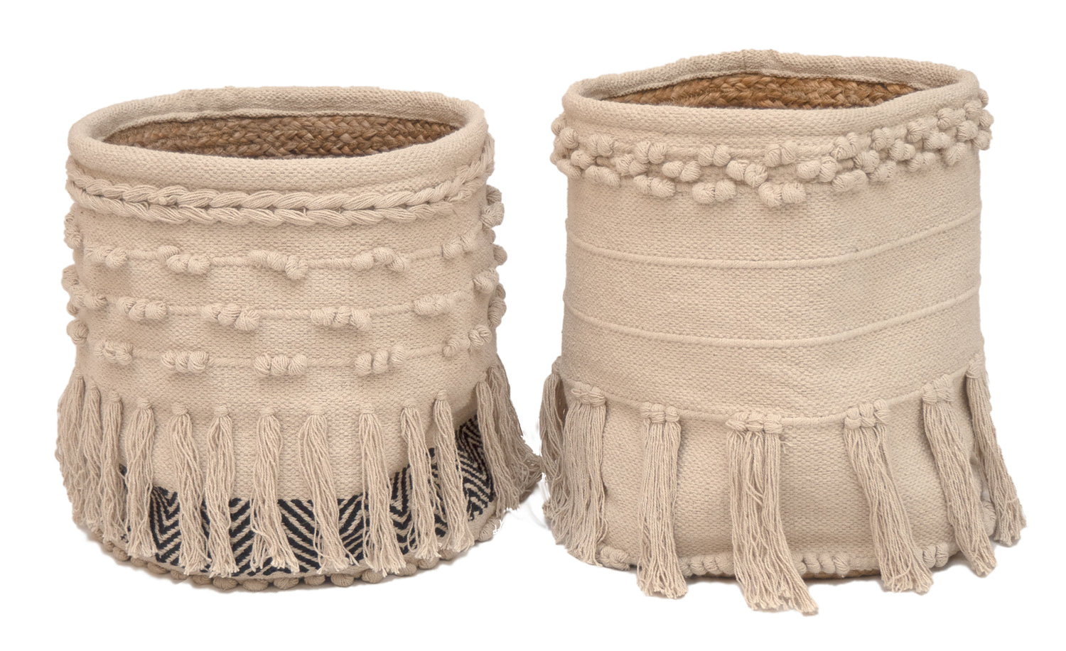 Hapsullisten Matilda-korien värit ovat luonnovalkoinen mustalla koristereunalla ja kokonaan luonnonvalkoinen.