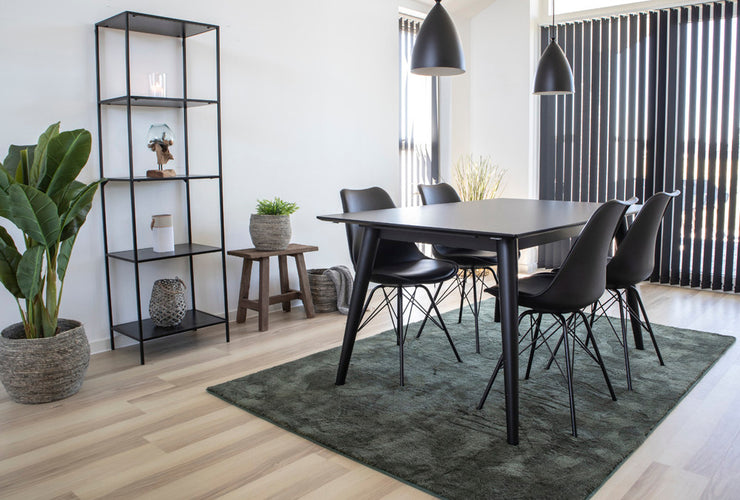 Tyylikkäästi muotoiltu Milano-tuoli antaa kodille modernin ilmeen.