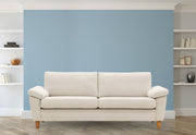 Monika 3-istuttava sohva luonnonvalkoisella Yedi 232 -kangasverhoilulla.