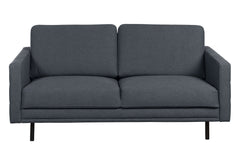 Nauvo 2-istuttava sohva tummansinisellä Stella 53 -verhoilulla ja mustilla metallijaloilla.