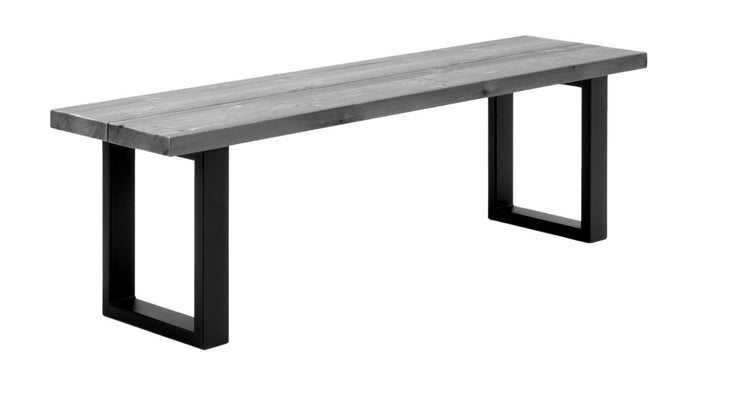 Venla-penkki 150 cm harmaalla mäntyistuimella ja suorilla mustilla metallijaloilla.