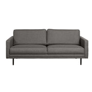 Nauvo-sohva tummanharmaalla Suma 7 -kangasverhoilulla ja mustilla metallijaloilla.