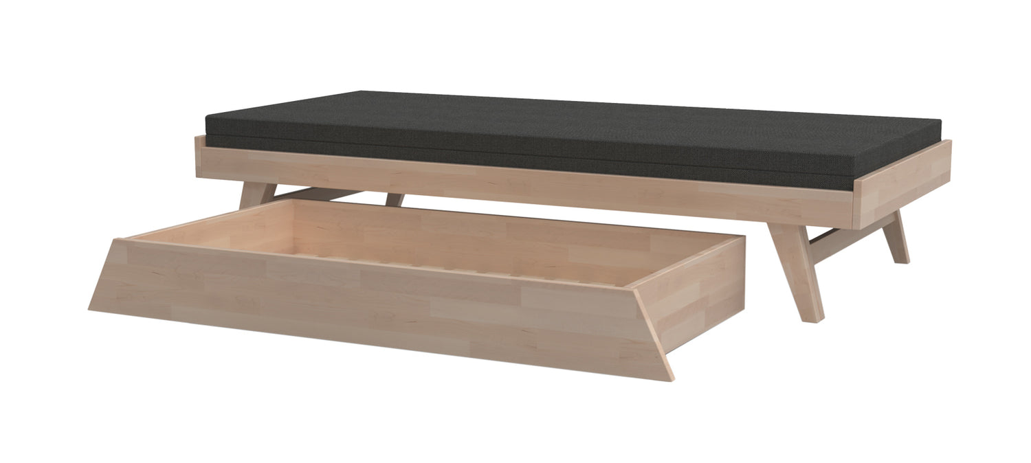 Kuvassa on koivunväriset Notte-vuodevaatelaatikko ja Notte 3h -divaanipuusohva 190 x 75 cm.