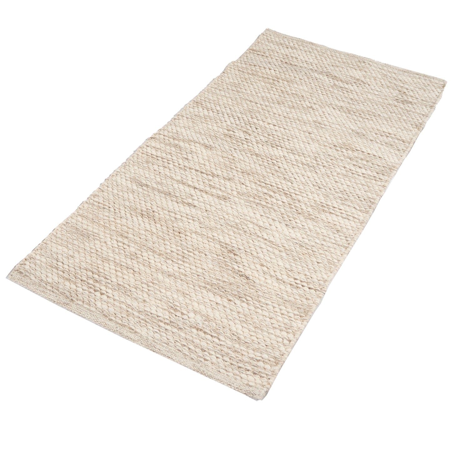 Sileässä ja tiivispintaisessa Oona-villamatossa on pelkistetty meleerattu kuosi. Kuvassa luonnonvalkoinen Oona-matto.