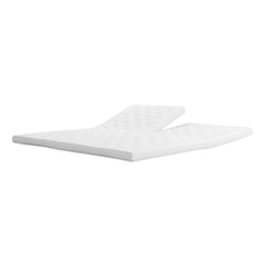 Jensen Optima Split-sijauspatjan korkeus on 10 cm ja sen yläosa on jaettu keskeltä säädettävää parivuodetta varten.