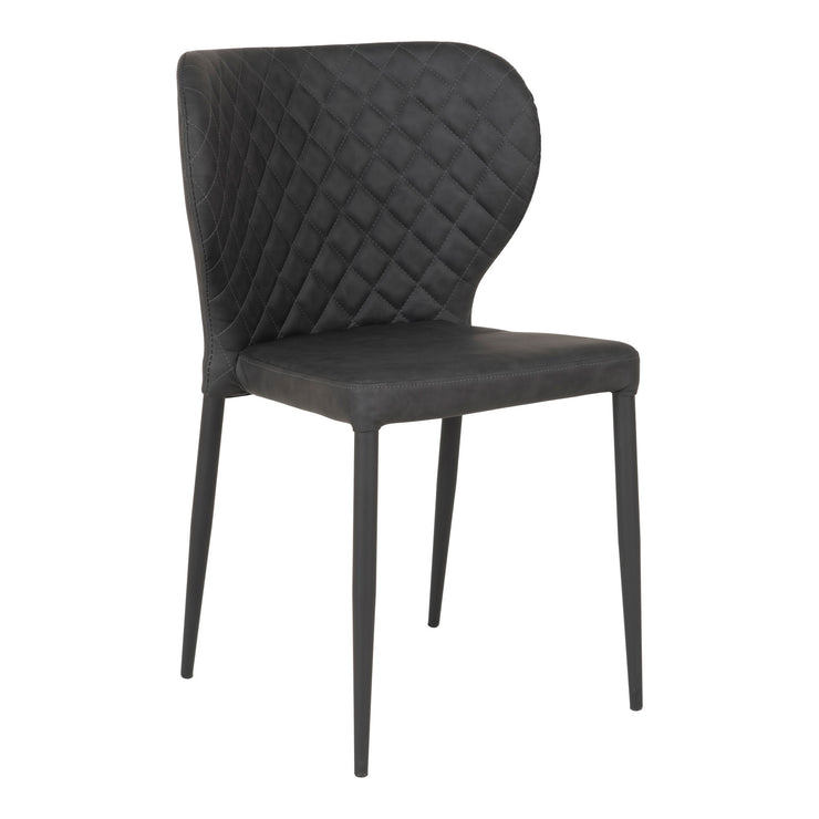 Tummanharmaa Pisa-tuoli. Tuolissa on kaunis selkänojan istuinpuolelta tikattu PU-keinonahkaverhoilu ja mustat metallijalat.