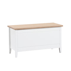 Saara-säilytysarkku tammenvärisellä kansilevyllä.