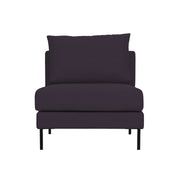 Seasons-keskimoduuli 75 cm violetilla Lido 51 Lila -kangasverhoilulla ja mustilla metallijaloilla.