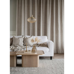 Sullivan-sohvapöydästä saat kaksiosaisen sarjapöydän yhdistämällä 60 cm ja 80 cm sohvapöydät. Kuvassa valkotammen sävyiset Sullivan-sohvapöydät.