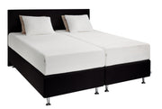 Tempur Flexible Base -jenkkisänky 25 cm korkealla Pro SmartCool -patjalla ja mustalla verhoilukankaalla. Sängynpääty myydään erikseen.