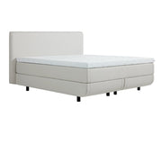 Kuvassa on 160 - 180 cm TEMPUR NORTH jenkkisänky vaalealla Ivory-kangasverhoilulla ja TEMPUR Pro Luxe SmartCool -sijauspatjalla, sekä mustalla jalkasarjalla. Kuvan sängynpääty myydään erikseen.