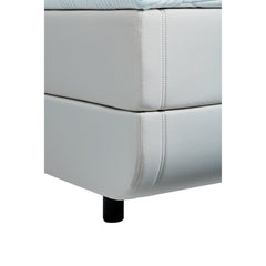 Lähikuvassa TEMPUR NORTH jenkkisängyn vaalea Ivoryn värinen kangasverhoilu ja TEMPUR Pro SmartCool -sijauspatja, sekä musta jalkasarja.