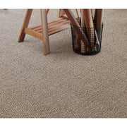 Kestävä Tweed-matto sopii myös toimistotiloihin. Kuvassa on beige Tweed-matto.
