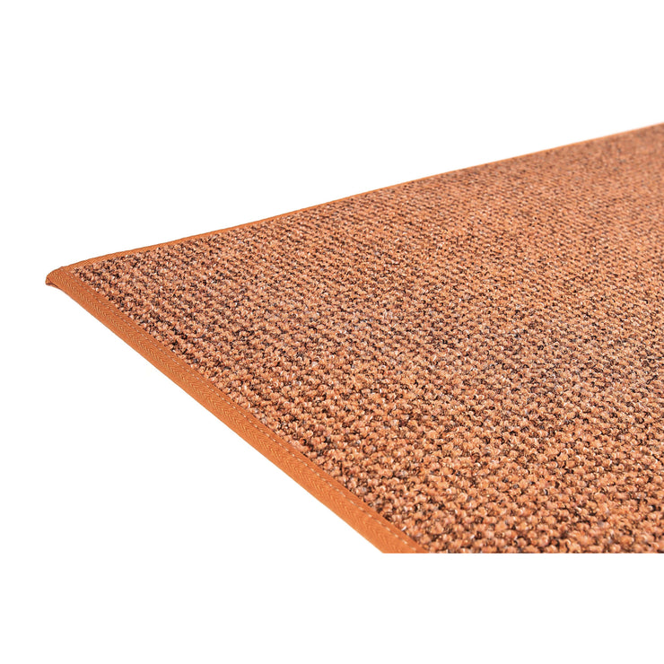 Sileäksi kudottu Tweed-matto on kestävä ja helppohoitoinen. Kuvassa terran värinen matto.