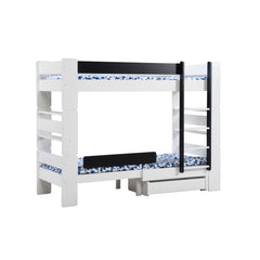 Kuvassa on alasänkynä jatkettava mustavalkoinen Unipuu-sänky, josta on rakennettu Stemma-verkkokaupasta ja myymälöistä saatavilla Unipuu-lisäosilla kerrossänky. Kuvassa on myöskin lisävarusteena myytävä sängynaluslaatikko. Patja ja petivaatteet myydään erikseen.