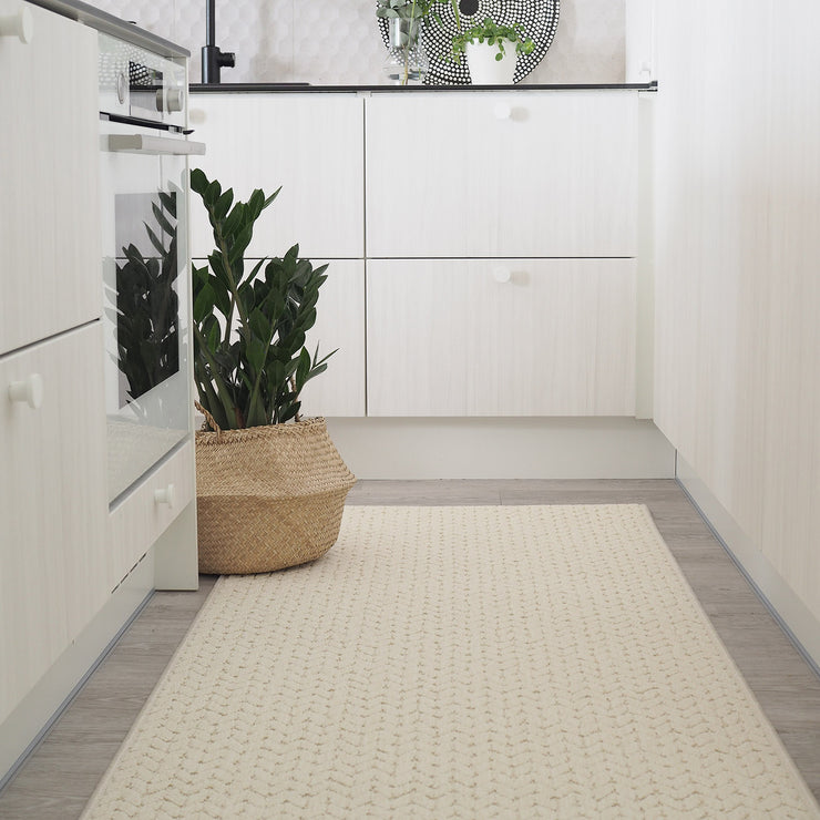 Valencia-matto sopii kodin eri tiloihin ja on edukseen käytävällä, keittiössä ja makuuhuoneessa.