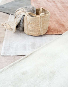 Upea lyhytnukkainen Välke-matto on saatavana useassa eri värivaihtoehdossa.