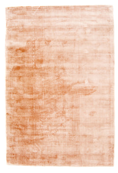 Roosan värinen Välke-matto. Viskoosimatossa on lyhyt valoa taittava nukka.