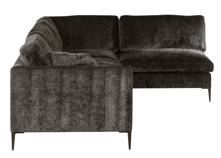 Wasa-avokulmasohva antrasiitin värisellä Eros 37 -kangasverhoilulla ja mustilla alumiinijaloilla. Sohvan hintaan sisältyy kuvan koristetyyny.