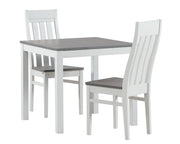 Kaisla-pöytä 80 x 80 cm ja kaksi Kanerva-tuolia. Kuvassa valkoinen/harmaa pöytäryhmä.