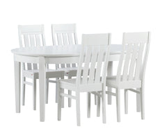 Kanerva-ruokapöytä, kun jatko-osa ei ole käytössä. Tässä ryhmässä lisäksi 4 Kanerva-tuolia.