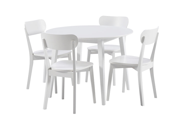 Valkoiset Laine-tuolit pyöreän Laine-pöydän kanssa.