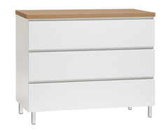 Kuvassa on 92 cm leveä valkoinen Viiva-laatikosto tammenvärisellä kannella ja valkoisilla metallijaloilla.
