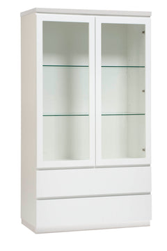 Kuvassa on 92 cm leveä valkoinen Viiva-vitriini valkosaarninvärisellä kannella ja valkoisella jalkasokkelilla.